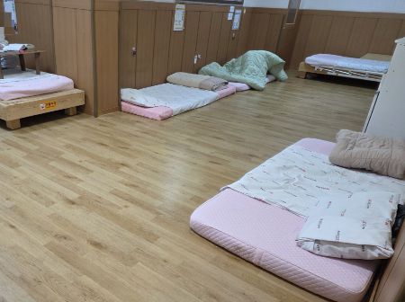 경북 예천 경도요양병원은 치매 환자의 낙상 예방을 위해 온돌방을 마련했다./사진=박정렬 기자