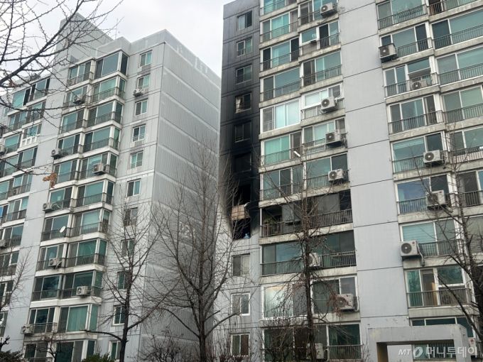 서울 송파구 올림픽선수·기자촌아파트 화재 현장 모습. /사진=김지현 기자.