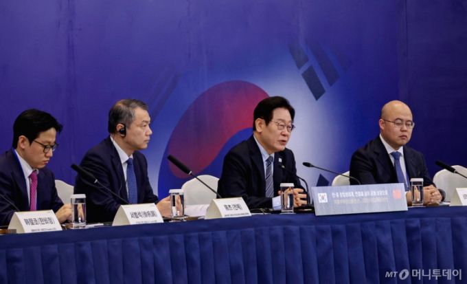 [상하이=뉴시스] 최동준 기자 = 중국을 국빈 방문 중인 이재명 대통령이 7일(현지 시간) 상하이 상해국제회의중심에서 열린 한-중 벤처스타트업 서밋에서 인사말을 하고 있다. 2026.01.07. photocdj@newsis.com /사진=