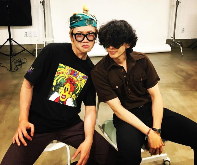 잔나비 보컬 최정훈(오른쪽)과 유영현. /사진=인스타그램 갈무리