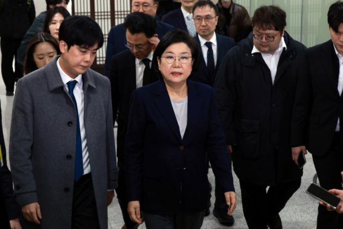 이혜훈 기획예산처 장관 후보자가 지난 19일 서울 여의도 국회에서 이동하고 있다. 이날 열린 재정경제기획위원회 전체회의는 이 장관의 청문회 개최 여부를 놓고 여야간 공방이 이어지다 정회됐다. /사진=뉴시스.