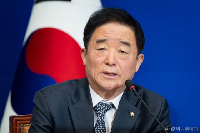 (서울=뉴스1) 유승관 기자 = 강득구 더불어민주당 신임 최고위원이 12일 서울 여의도 국회에서 열린 최고위원회의에서 모두 발언을 하고 있다. 2026.1.12/뉴스1  Copyright (C) 뉴스1. All rights reserved. 무단 전재 및 재배포,  AI학습 이용 금지. /사진=(서울=뉴스1) 유승관 기자