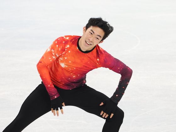 미국의 네이선 첸이 10일 중국 베이징 캐피털 실내경기장에서 열린 2022 베이징 동계올림픽 피겨스케이팅 남자 싱글 프리스케이팅 경기에서 음악에 맞춰 연기를 펼치고 있다. /사진=뉴스1
