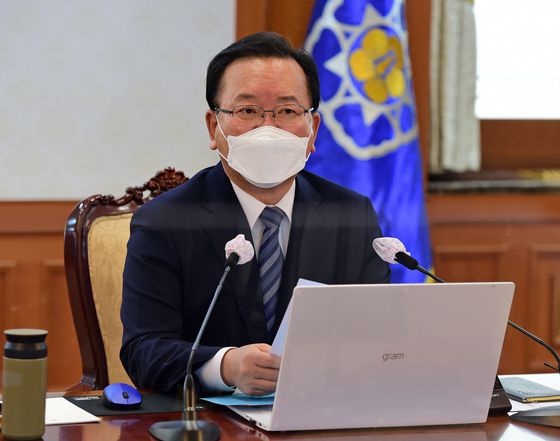 김부겸 국무총리가 15일 서울 종로구 정부서울청사에서 열린 공명선거 관계장관회의에서 모두발언을 하고 있다./사진=뉴스1