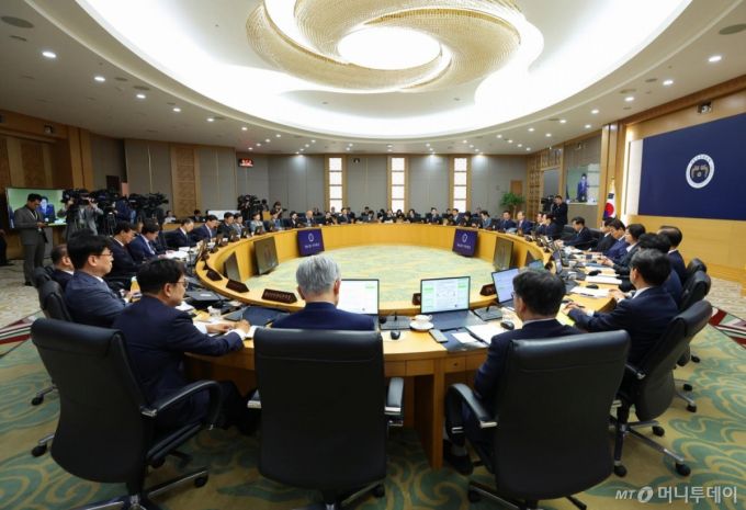 [세종=뉴시스] 고범준 기자 = 이재명 대통령이 16일 세종시 정부세종청사에서 열린 제42회 국무회의에서 발언하고 있다. (대통령실통신사진기자단) 2025.09.16. bjko@newsis.com /사진=