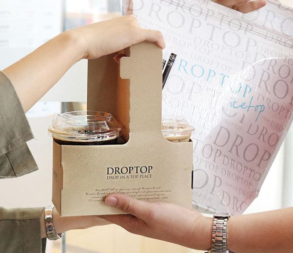 수도권 거리두기 2.5단계 시행으로 커피숍 프랜차이즈의 매출이 30%가량 줄었다./드롭탑