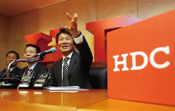 정몽규 HDC현대산업개발 회장이 지난해 11월 아시아나항공 인수 우선협상대상자로 선정된 직후 기자회견을 하고 있다. /HDC현대산업개발 제공