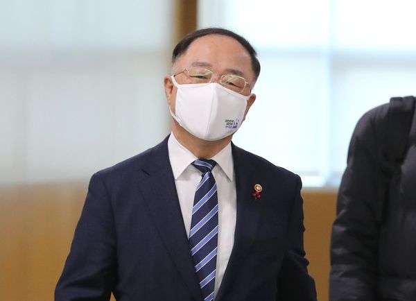 홍남기 경제부총리 겸 기획재정부 장관 /연합뉴스