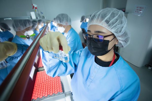 SK바이오사이언스 연구진./SK바이오사이언스 제공