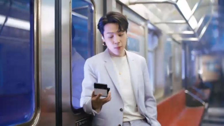 11일 삼성 갤럭시 언팩 2021 영상에 등장해 인기곡 버터를 부르는 BTS. /유튜브 캡처