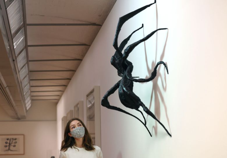 영국 테이트리버풀 미술관에 전시된 루이즈 부르주아의 거미 조각 '마망(Maman)'. 대형 조각은 서울 한남동의 삼성미술관 리움에도 전시돼있다. /테이트리버풀