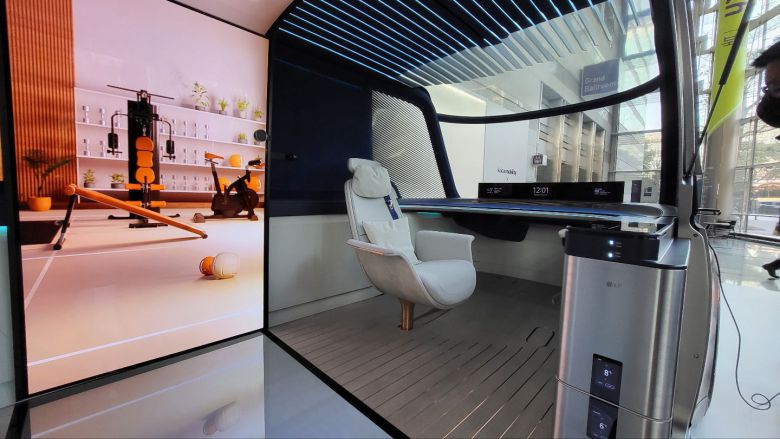 10일 서울 강남 코엑스에서 열린 카카오모빌리티의 첫 테크 콘퍼런스 '넥스트모빌리티 2022'에서 처음 공개된 LG의 자율주행 콘셉트카 '옴니팟' 실물 모형. /김윤수 기자