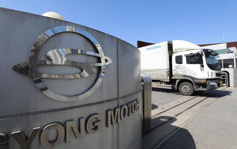 쌍용자동차는 28일 "에디슨모터스 컨소시엄(이하 인수인)이 투자계약에서 정한 잔여 인수 대금 예치의무를 이행하지 못함에 따라 'M&A를 위한 투자계약'이 해제됐다고 밝혔다. 사진은 이날 오후 경기 평택시 쌍용자동차 평택공장의 모습./뉴스1