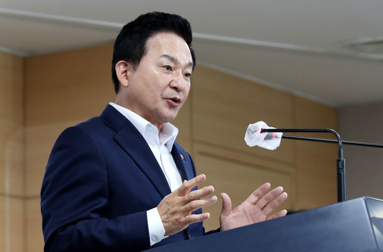 원희룡 국토교통부 장관이 7월 28일 오후 서울 종로구 정부서울청사에서 이스타항공의 변경면허 신청 및 발급 과정에 대한 조사 결과를 발표하고 있다. /뉴스1