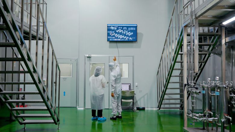 주류업계 처음으로 지난해 스마트 HACCP 인증을 받은 경기 여주 '화요' 생산공장. /味술관 유튜브