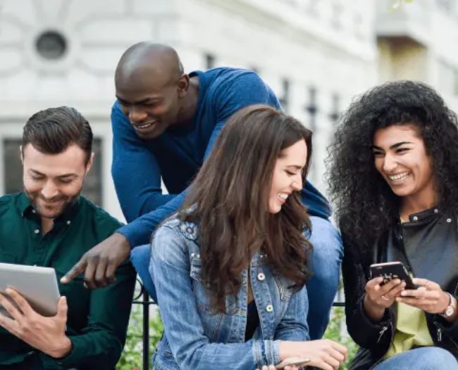 보다폰 통신사를 이용하는 영국인들./보다폰