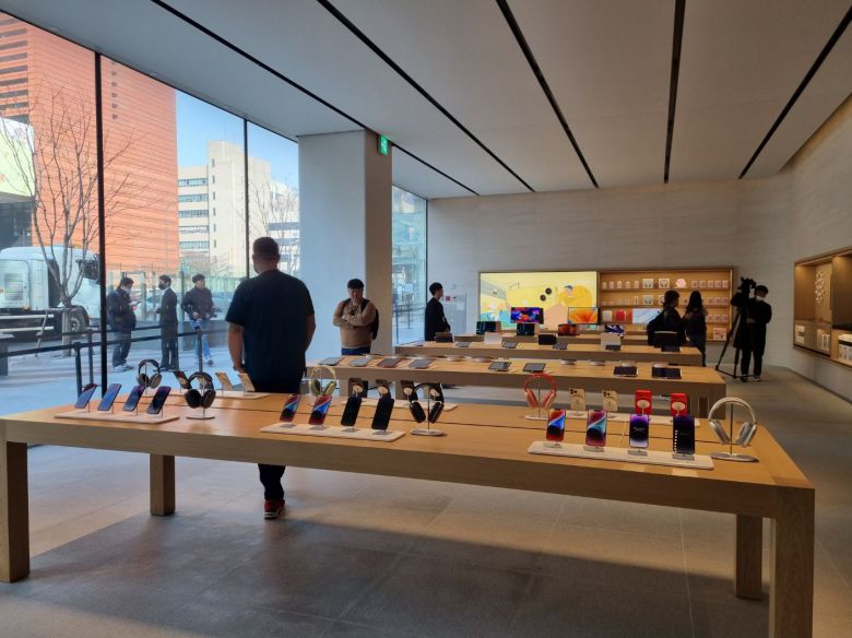 애플 강남 내부 전경./이경탁 기자