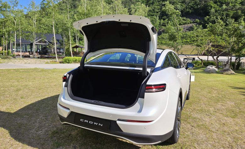 도요타 크라운. /고성민 기자