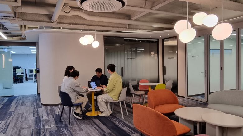 서울 강남구에 위치한 엘케이벤쳐스 사무실 내부. /이은영 기자