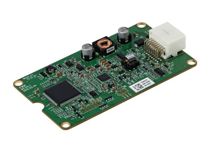 LG이노텍이 생산한 전기차 충전용 통신컨트롤러(EVCC)./LG이노텍 제공