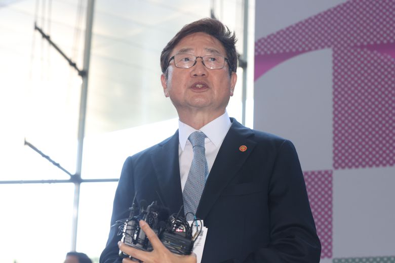 6일 오후 서울 강남구 코엑스에서 아트페어 키아프 프리즈 서울 동시 개막식에서 박보균 문화체육관광부 장관이 인사말을 하고 있다. /연합뉴스