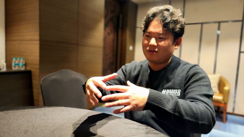 이탁근 해시드이머전트 대표가 지난 6일(현지시각) 인도 카르나타카주 벵갈루루 쉐라톤 그랜드 호텔에서 열린 인디아 블록체인 위크(IBW) 2023 행사 중 조선비즈와 인터뷰하고 있다. /김태호 기자