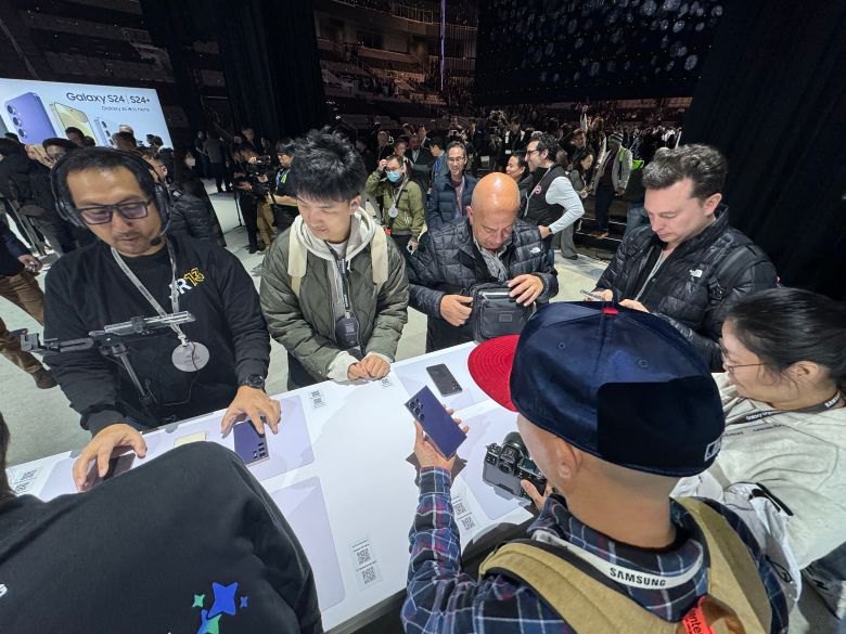 갤럭시 언팩 2024 체험존에서 미디어와 파트너들이 갤S24 시리즈를 체험하는 모습. /새너제이=윤진우 기자
