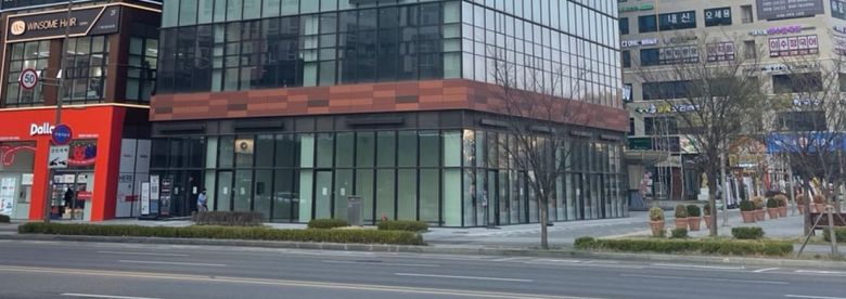 경기 남양주시 다산역 인근 건물. 이 건물 1층은 통째로 공실로 남아있다. 수분양자들이 분양금반환 소송을 진행 중인 것으로 알려졌다. / 사진 = 정해용 기자