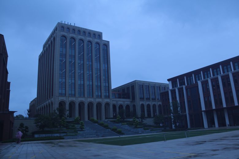 대학 캠퍼스에 온 듯한 느낌을 주는 화웨이 상하이연구센터 내부 모습. 미국풍 건물들이 눈에 띈다. /조선비즈