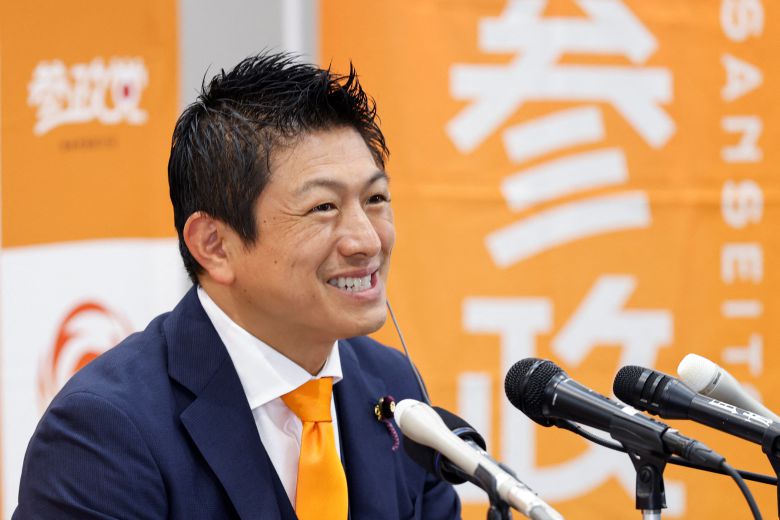 일본 산세이토당 대표 가미야 소헤이가 2025년 7월 20일 일본 도쿄의 당 본부에서 참의원 선거 당일 기자들에게 연설하고 있다. /연합뉴스