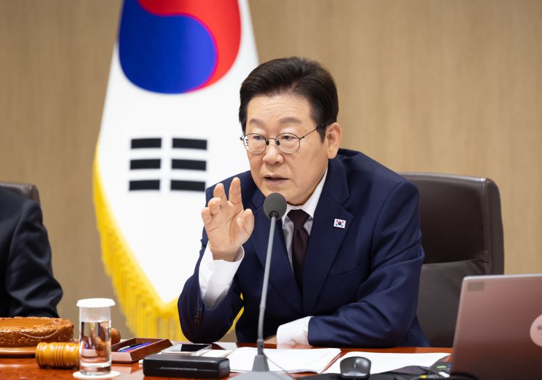 이재명 대통령이 지난 14일 서울 용산 대통령실 청사에서 열린 국무회의에서 발언하고 있다./대통령실 제공