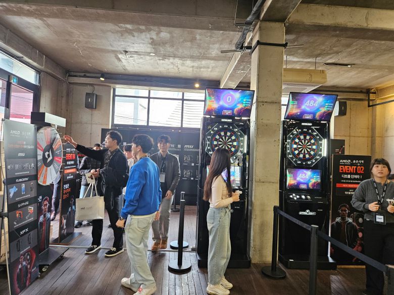 AMD×붉은사막 팝업스토어 2025 홍대 1층 이벤트존./이경탁 기자