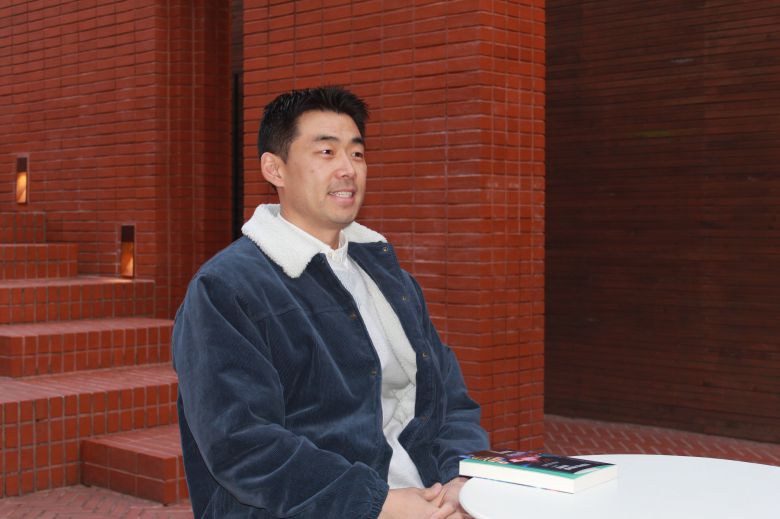 이승용 젠지e스포츠 글로벌 전략·신사업 총괄 상무가 지난 20일 서울 선정릉에 위치한 한 카페에서 기자와 대화를 나누고 있다./이경탁 기자