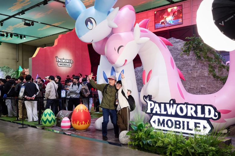이달 부산 해운대구 벡스코에서 열린 국내 최대 게임전시회 ‘지스타(G-STAR) 2025’ 현장. 크래프톤 부스에는 ‘팰월드 모바일’ 시연이 진행됐다./크래프톤 제공
