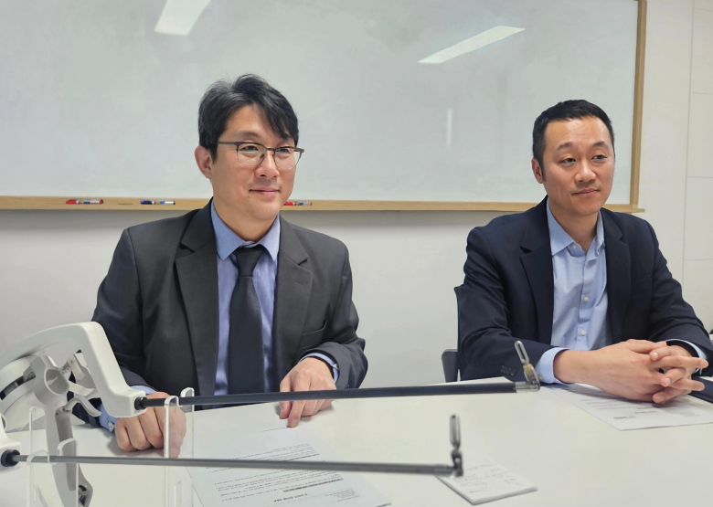 리브스메드의 전지환 전무(COO), 장동규 상무(CIPO가 1일 경기도 분당 사옥에서 조선비즈와 인터뷰하고 있다./염현아 기자