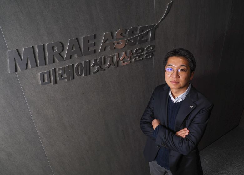 2025년 12월 24일 서울 종로구 미래에셋자산운용에서 김정수 본부장이 포즈를 취하고 있다. /장경식 기자