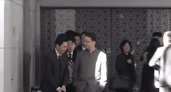 류진쑹(오른쪽) 중국 외교부 국장과 가나이 마사아키(왼쪽) 일본 외무성 국장. /중국 위위안탄톈 연합뉴스