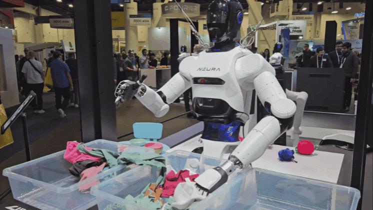 독일 로봇 기업 뉴라 로보틱스가 CES 2026 전시관에 옷을 정리하는 로봇을 선보였다./라스베이거스=전병수 기자