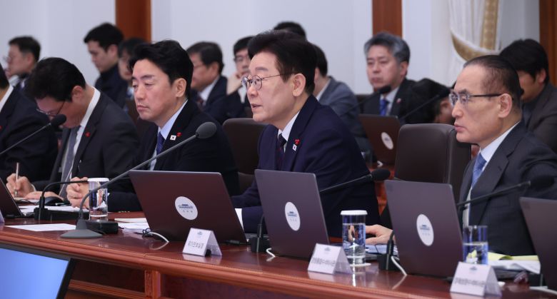 이재명 대통령이 22일 청와대에서 열린 수석보좌관회의에서 발언하고 있다. /뉴스1