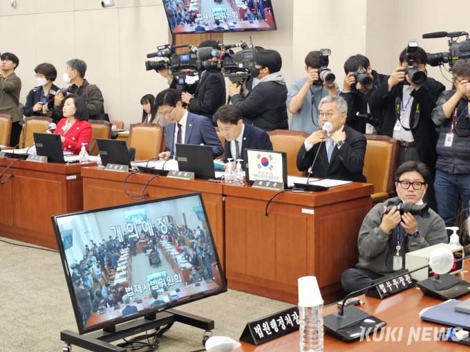 27일 국회에서 법사위 전체회의가 열렸다.   사진=최은희 기자