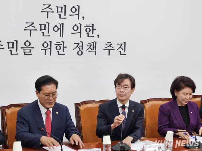 국민의힘 뉴시티 프로젝트 특별위원장을 맡은 조경태 의원이 7일 국회에서 1차 회의 모두발언을 하고 있다. 사진=윤상호 기자