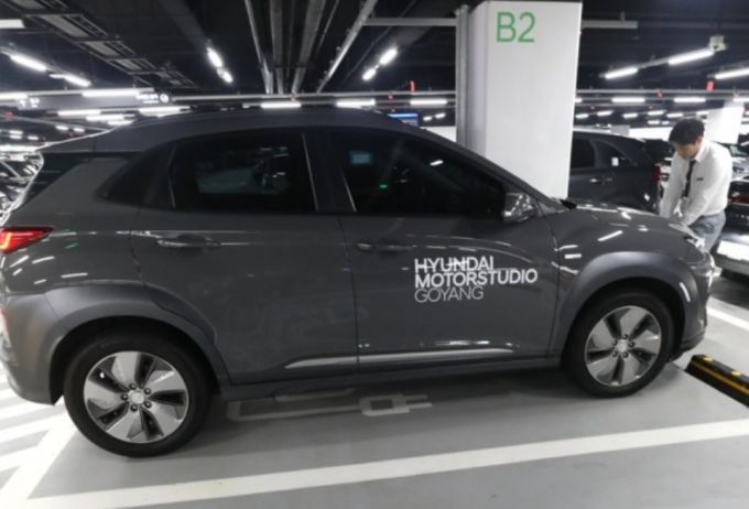 충전중인 전기차 모습. 연합뉴스