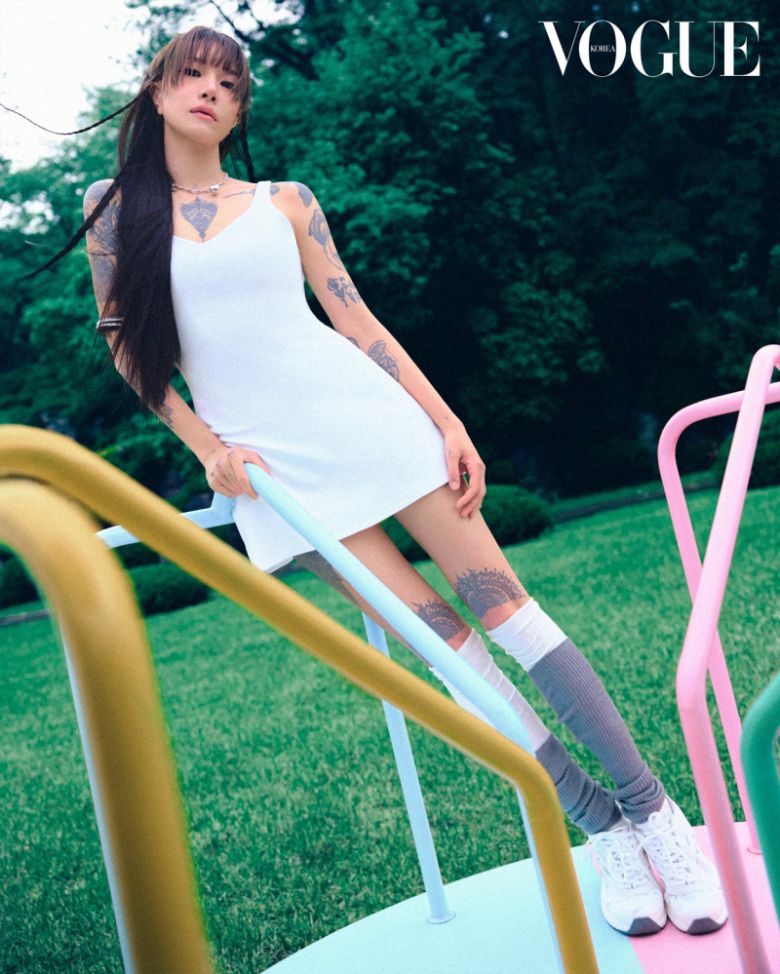 타투이스트 미래가 ‘얼라인’ 컬렉션 출시 10주년을 기념해 패션 매거진 ‘보그 코리아’와 함께한 특별 화보에 참여했다. 룰루레몬 제공