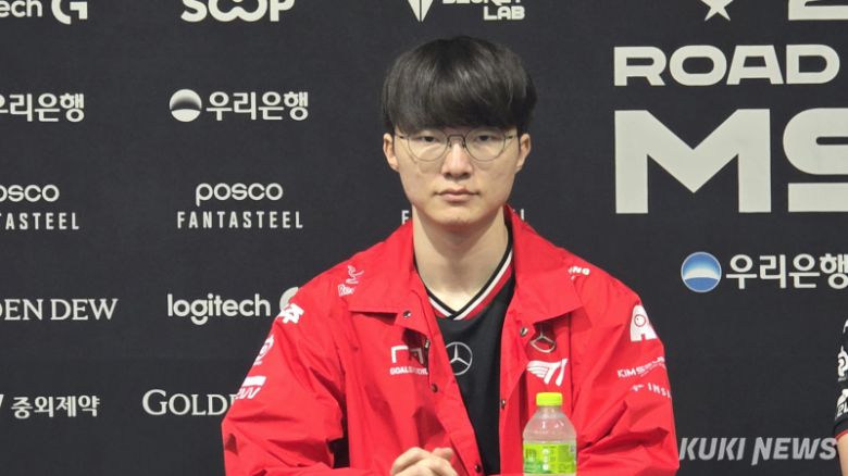 ‘페이커’ 이상혁이 14일 오후 3시 부산 사직실내체육관에서 열린 ‘2025 LCK 로드 투 MSI’ 4라운드 KT 롤스터와 경기가 끝난 뒤 기자회견에 임하고 있다. 김영건 기자