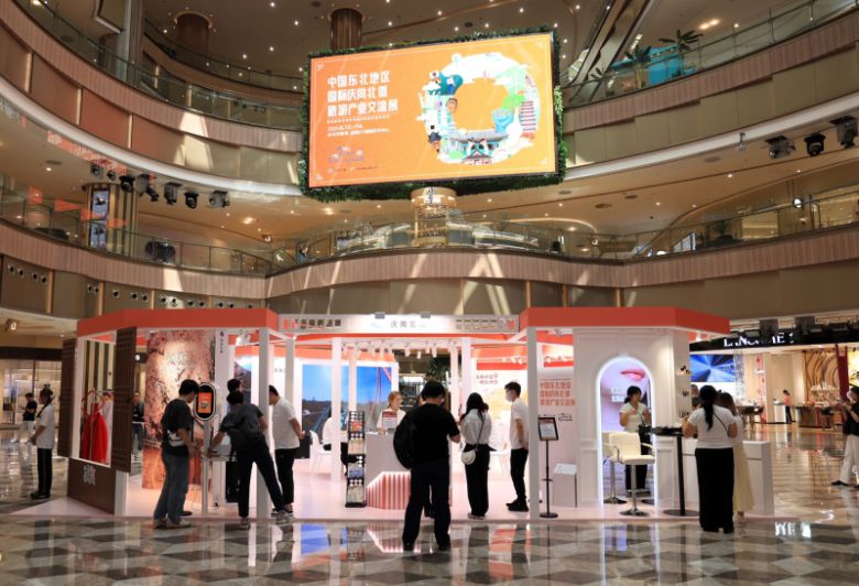 지난 12일부터 14일까지 선양 K11 쇼핑예술센터에서 'B2C 홍보 행사'를 가졌다. 경북도 제공.