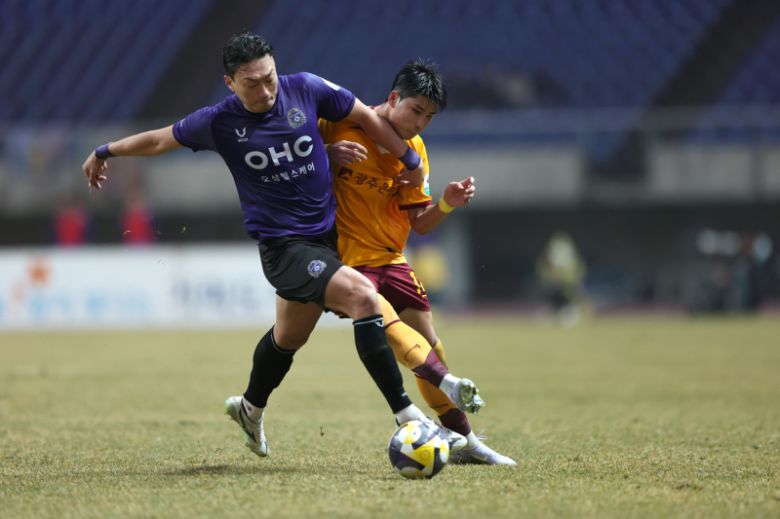 지난 3월1일 광주-안양 경기 장면. 한국프로축구연맹 제공