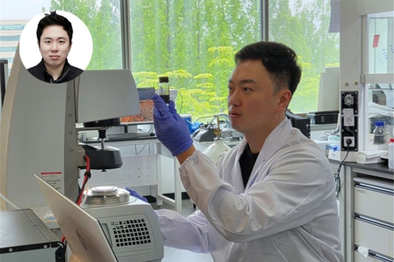 (왼쪽부터)스티브 박 교수, 박규순 박사과정. KAIST