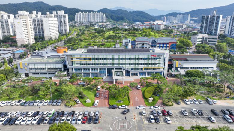 문경시청 전경.