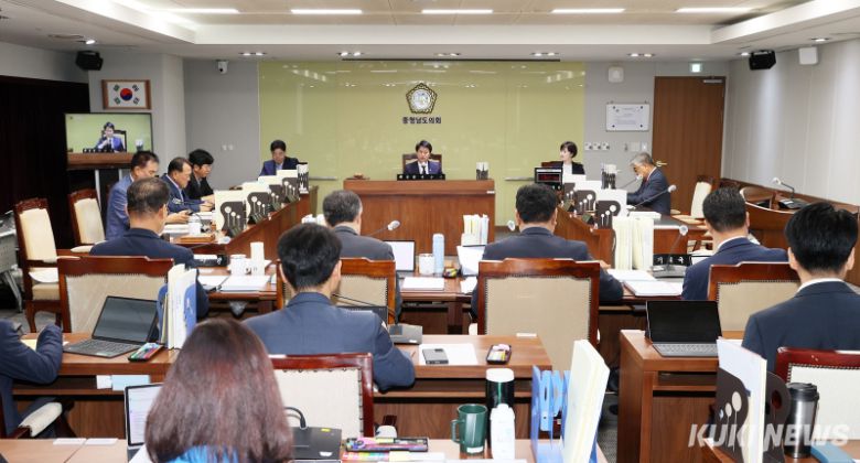 충남도의회 교육위원회는 18일 열린 제360회 임시회 제2차 회의에서 충남교육청의 2025년도 주요업무 추진 상황을 청취하고, 조례안을 심의했다.