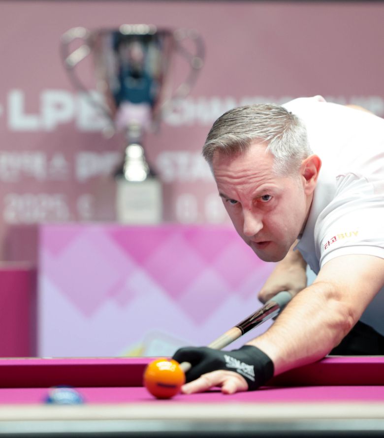 ‘당구 교황’ 에디 레펀스가 시즌 5차 투어 정상에 오르며 프로 당구 통산 2승을 달성했다. PBA 제공